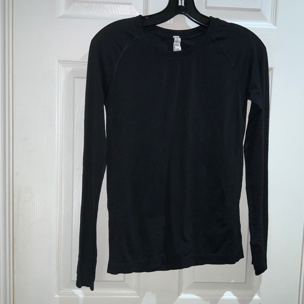 Athleta long sleeve crewneck black tee Sz S thumb holes